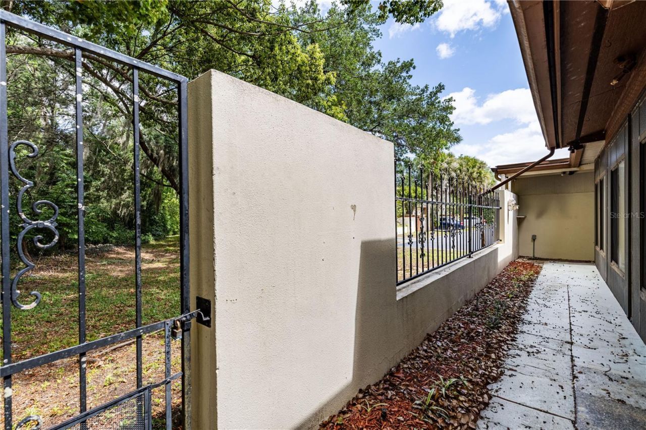 2681 Washington Avenue, Unit 18, Eustis, FL 32726 Photo