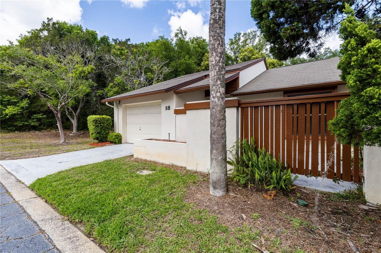 2681 Washington Avenue, Unit 18, Eustis, FL 32726 Photo