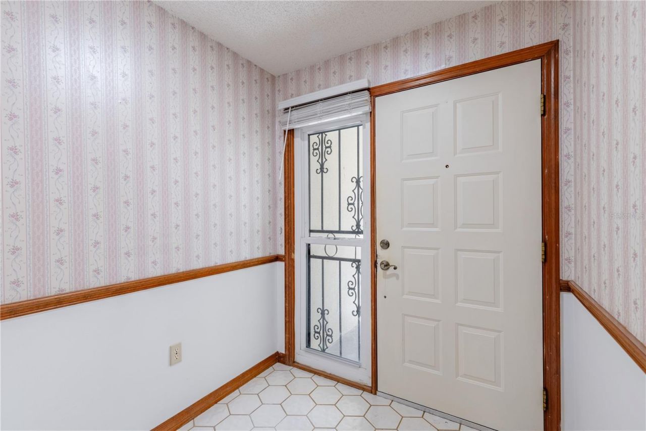 2681 Washington Avenue, Unit 18, Eustis, FL 32726 Photo