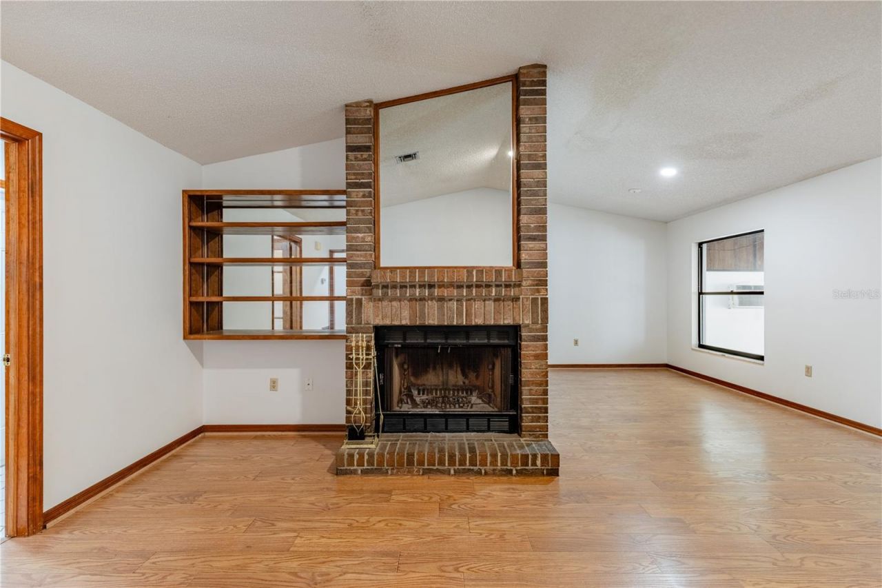 2681 Washington Avenue, Unit 18, Eustis, FL 32726 Photo