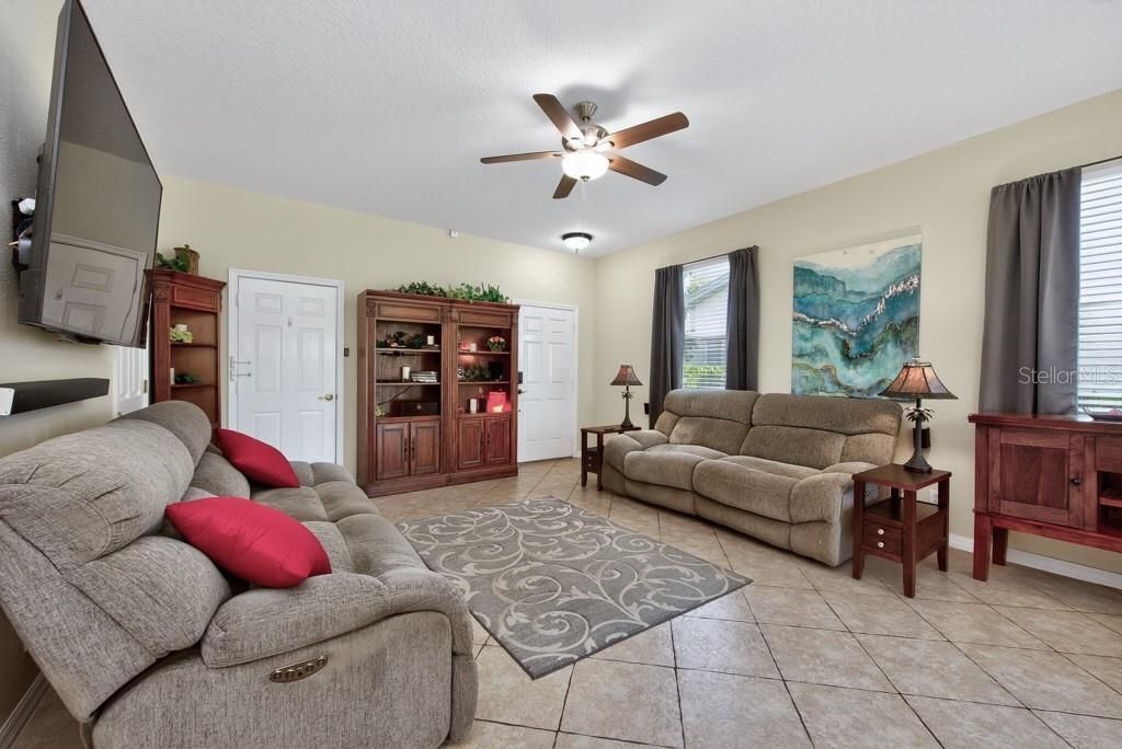 1063 Paseo Del Rio Ne, Saint Petersburg, FL 33702 Photo