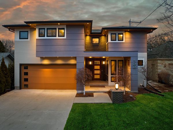 122 W Devon St, Whitefish Bay, WI 53217