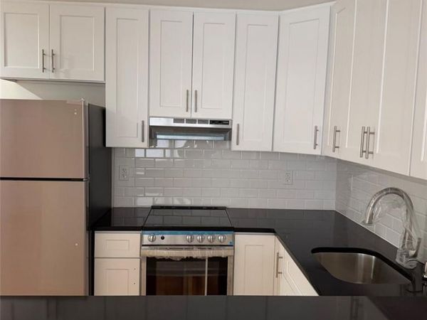 89 Uhland Street 8, EAST RUTHERFORD, NJ 07073