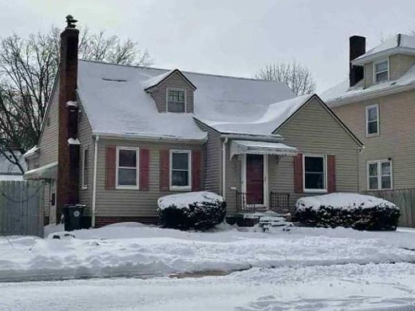 1621 W 3rd Street, Waterloo, IA 50701