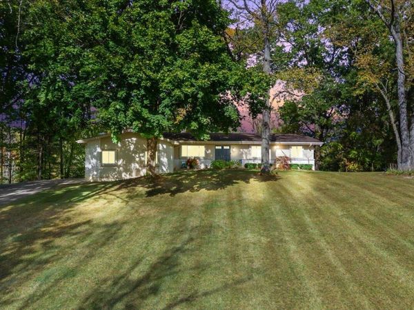 10932 Green Oaks Drive, South Lyon, MI 48178
