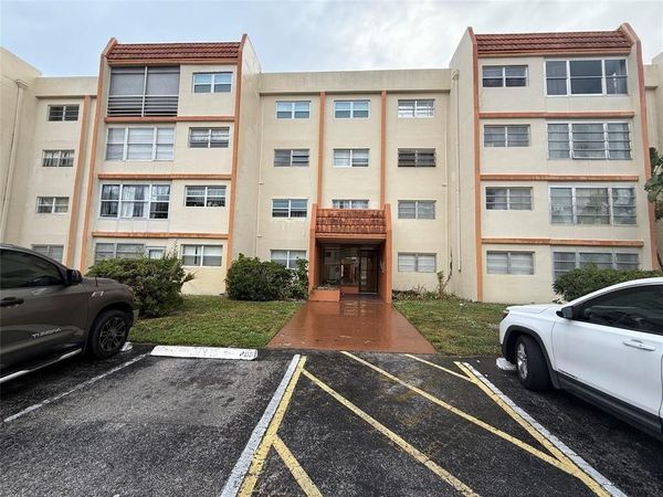 2501 NW 41st Avenue, Unit 401, Lauderhill, FL 33313