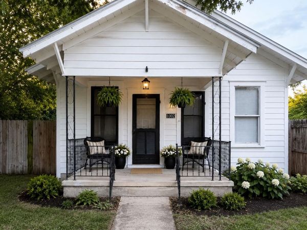1002 Washburn ST, Taylor, TX 76574