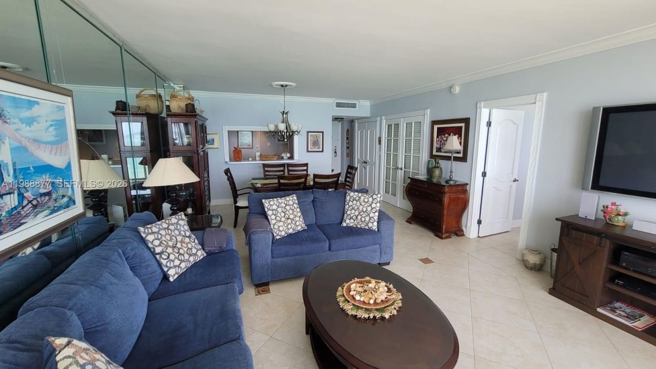 5601 Collins Ave, Unit 1110, Miami Beach, FL 33140 Photo