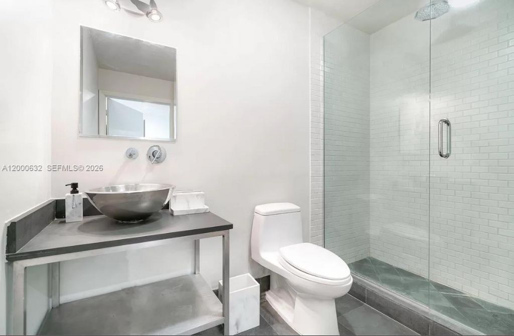 1700 Meridian Ave, Unit 208, Miami Beach, FL 33139 Photo