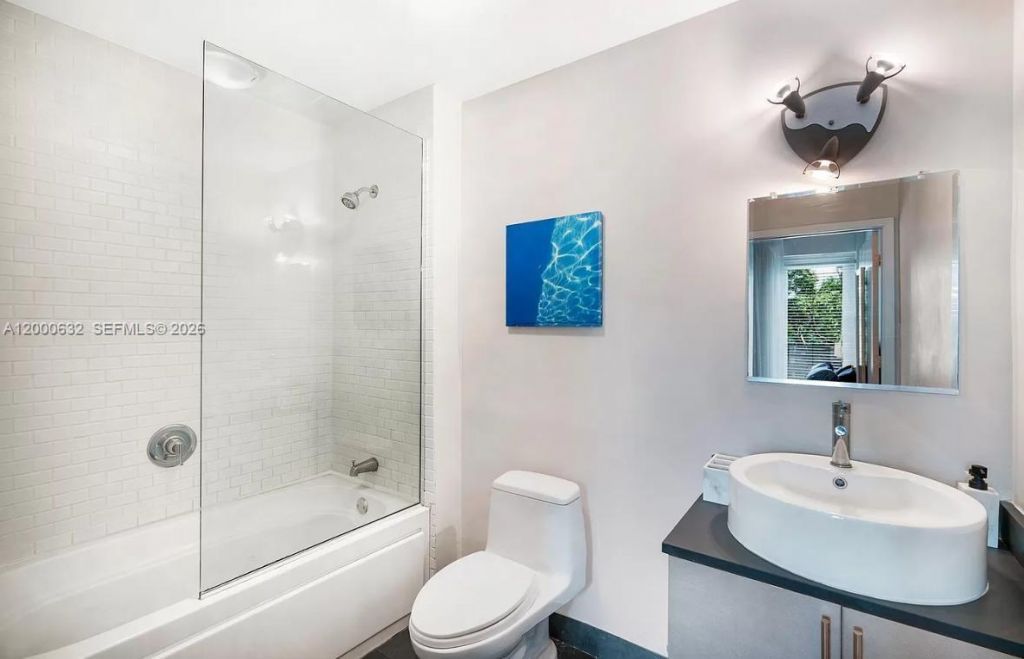 1700 Meridian Ave, Unit 208, Miami Beach, FL 33139 Photo