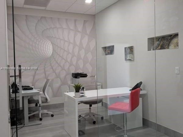 811 SW 14th St , Pompano Beach, FL 33060