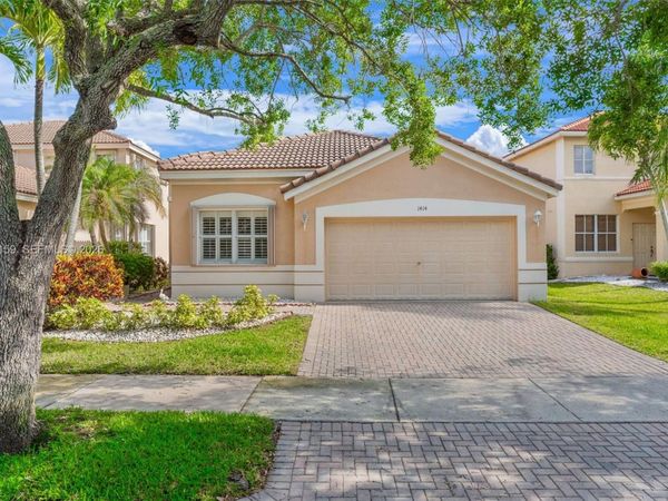 1414 Banyan Way , Weston, FL 33327