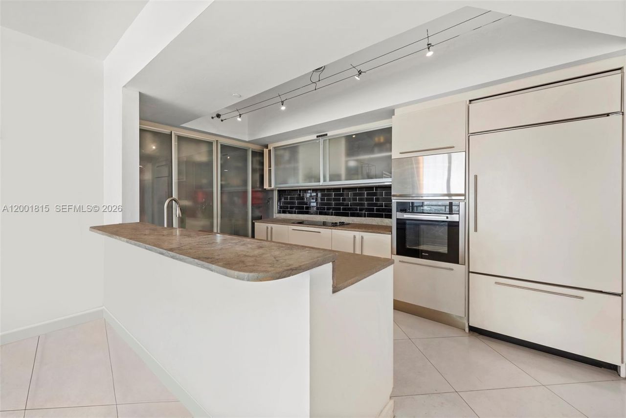 450 Alton Rd, Unit 2704, Miami Beach, FL 33139 Photo