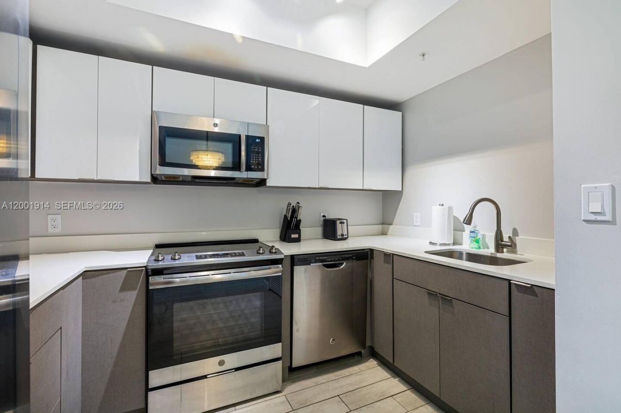 321 NE 26th St, Unit PH906, Miami, FL 33137 Photo