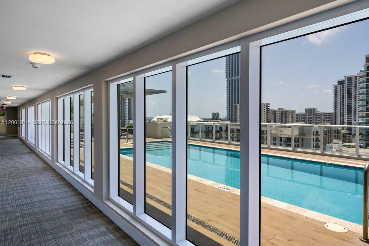 321 NE 26th St, Unit PH906, Miami, FL 33137 Photo