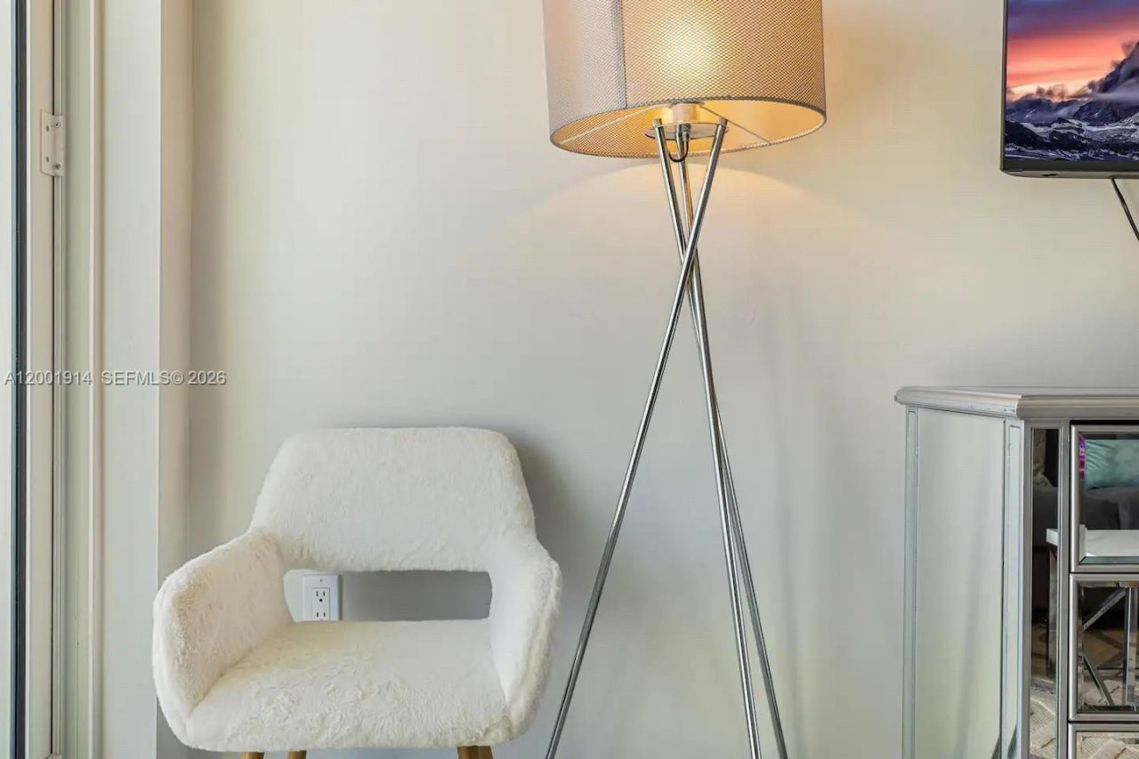 321 NE 26th St, Unit PH906, Miami, FL 33137 Photo