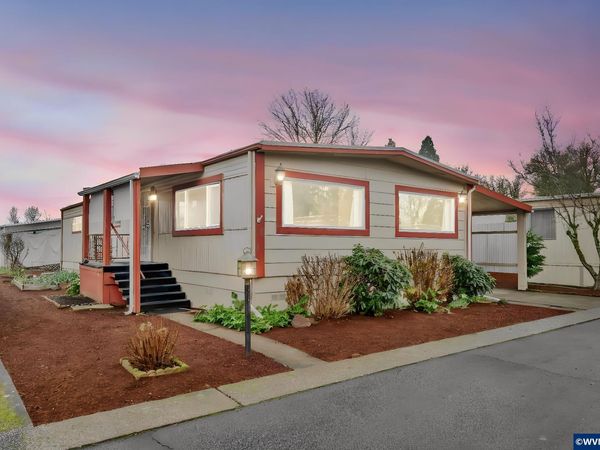 1800 Lakewood Ct, Eugene, OR 97402