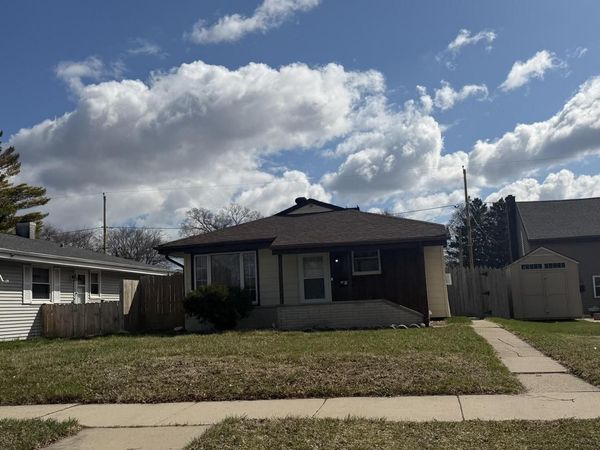 5828 N 80th STREET, Milwaukee, WI 53218