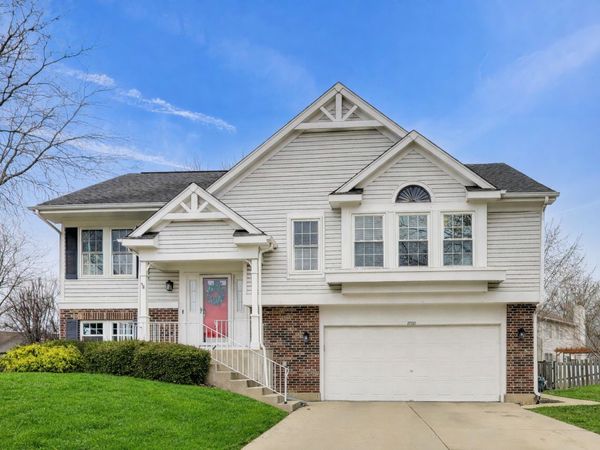 2080 Pennsbury Lane , Hanover Park, IL 60133