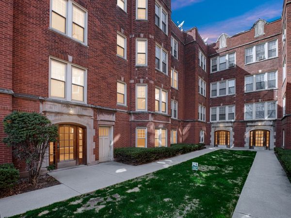 4840 W Henderson Street , Unit 2B, Chicago, IL 60641