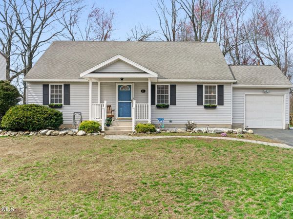 61 Jefferson Road, Glenmont, NY 12077