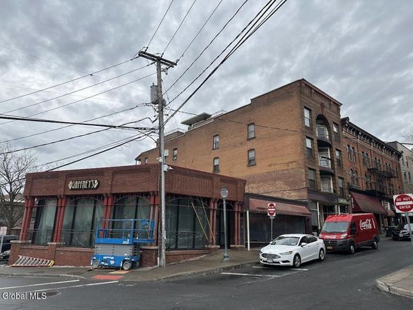 16 Caroline Street, Unit 5, Saratoga Springs, NY 12866