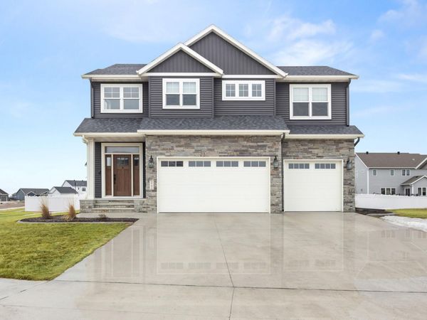 2791 Golden Valley Parkway S, Fargo, ND 58104