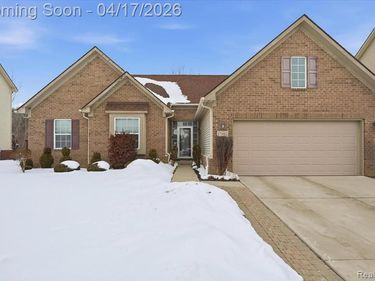 17482 Sunny Crest Drive, Brownstown Twp, MI 48174
