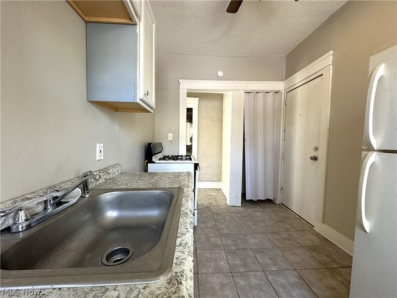 1672 Lockwood Avenue, Unit 5, East Cleveland, OH 44112 Photo 11