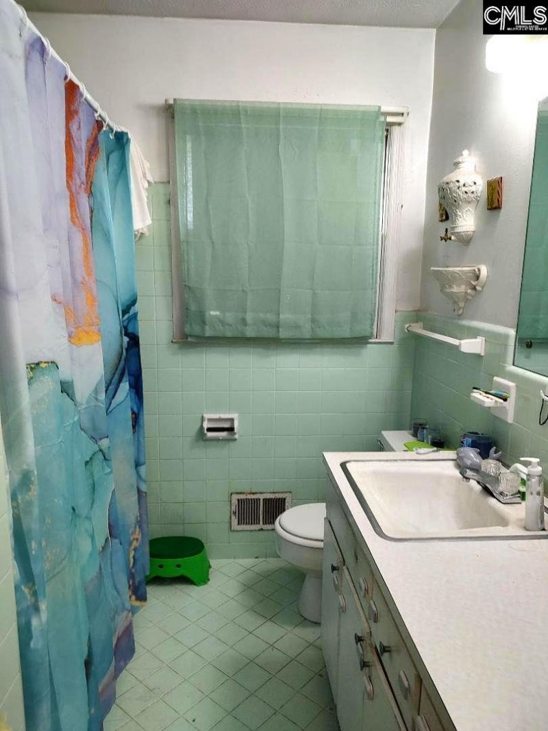 1009 Gardendale Drive Photo 13