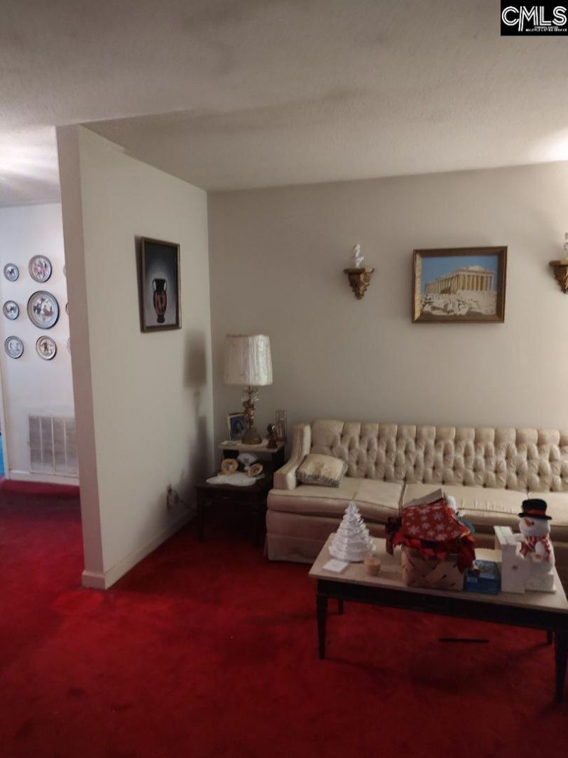 1009 Gardendale Drive Photo 8