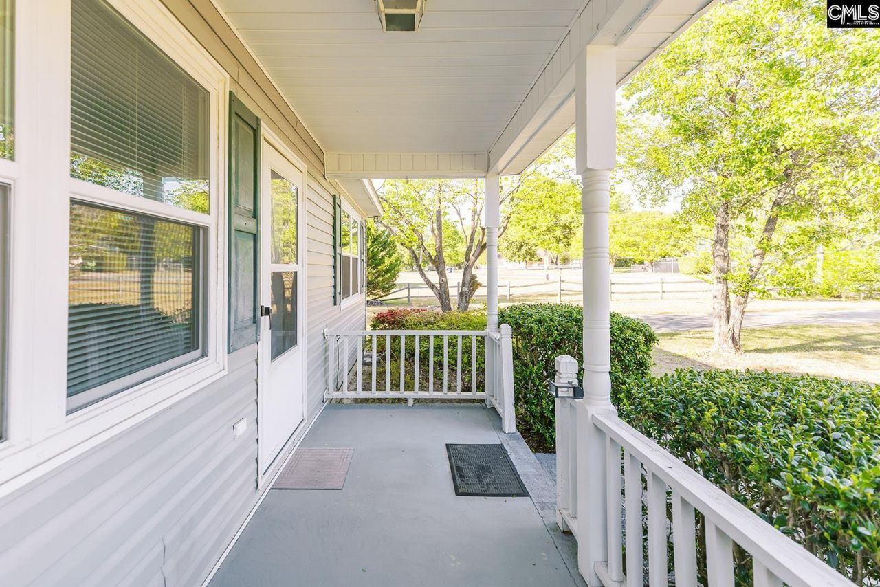 216 Jeffers Circle Photo 13