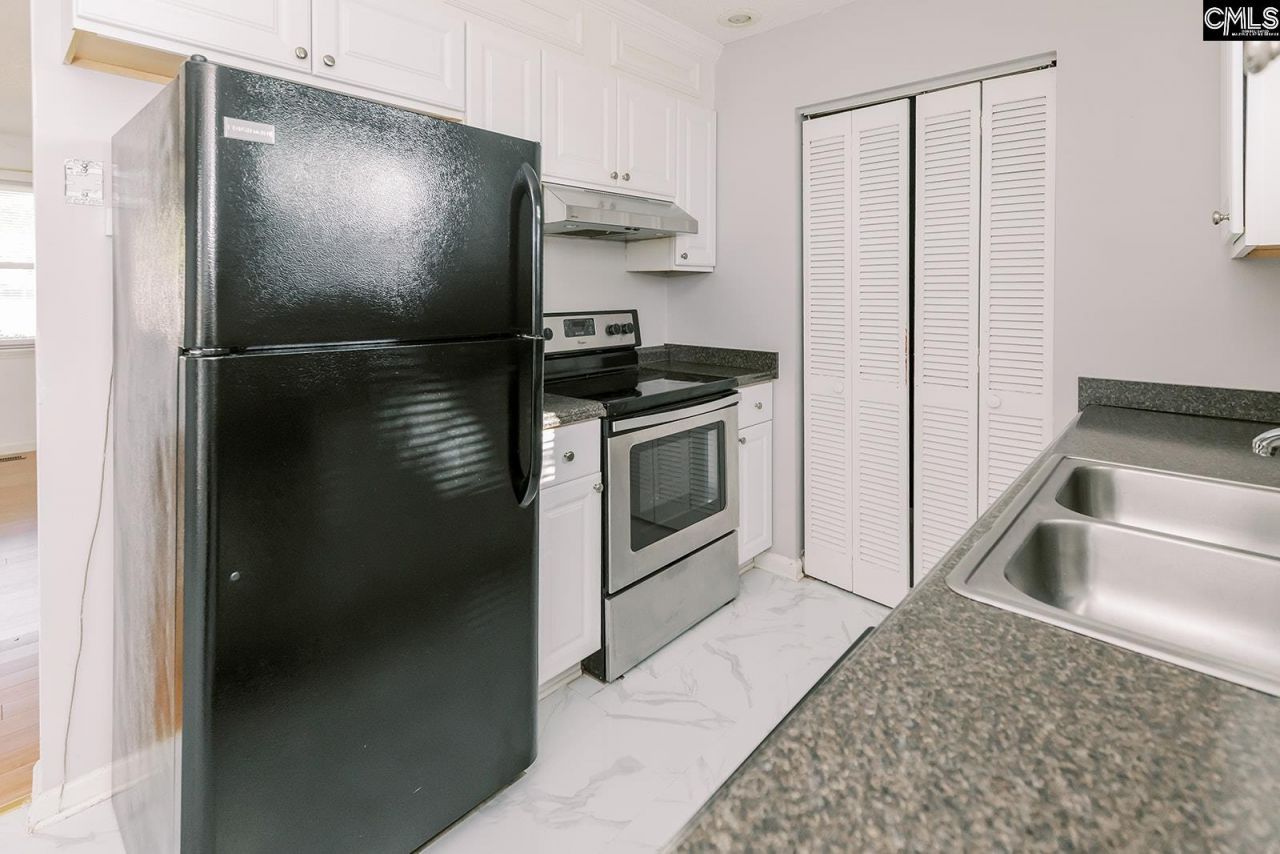 216 Jeffers Circle Photo 18