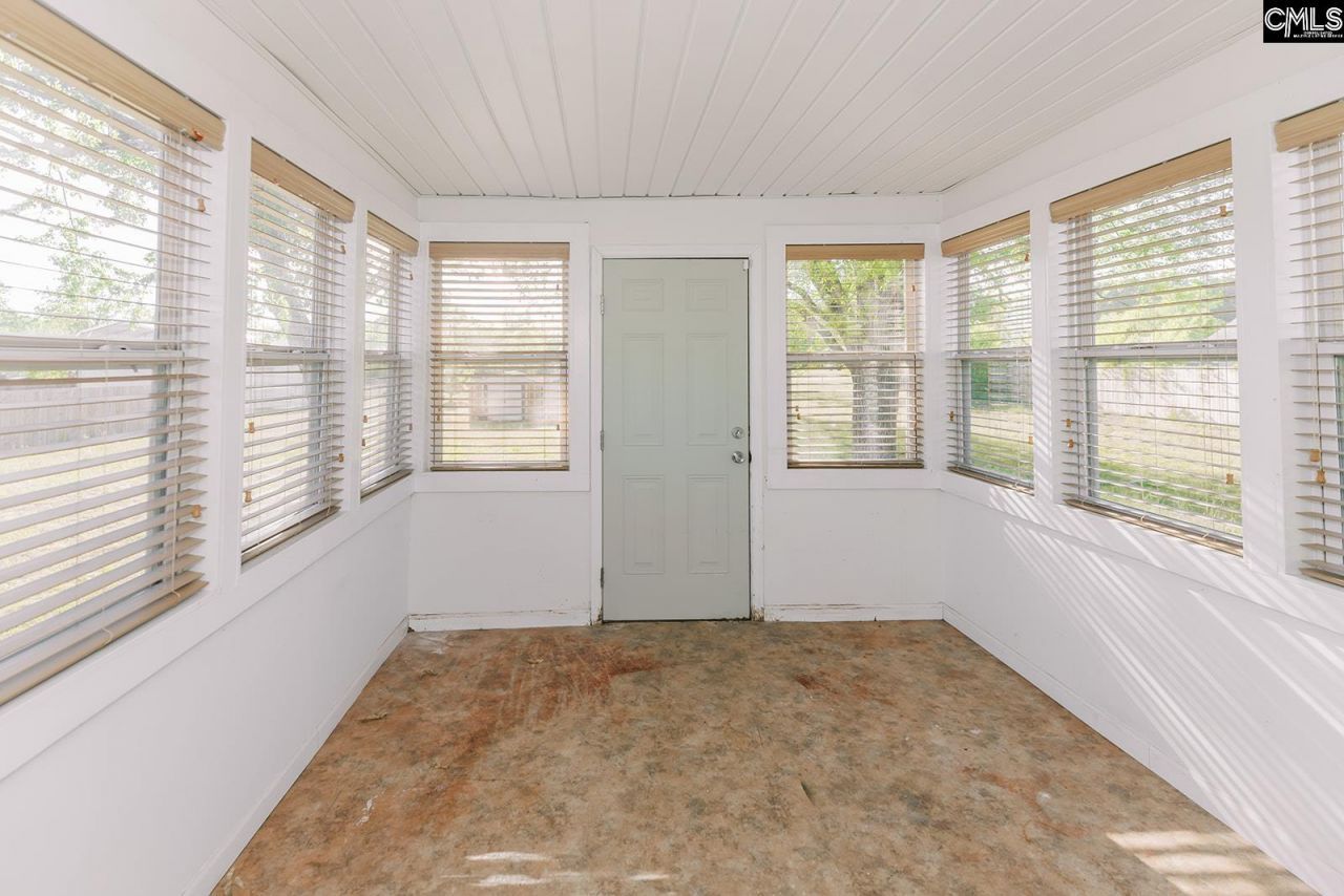 216 Jeffers Circle Photo 21