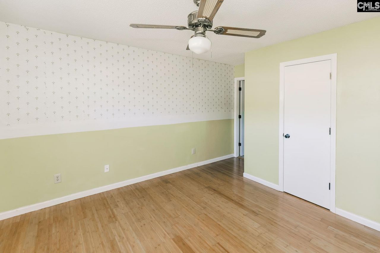 216 Jeffers Circle Photo 24