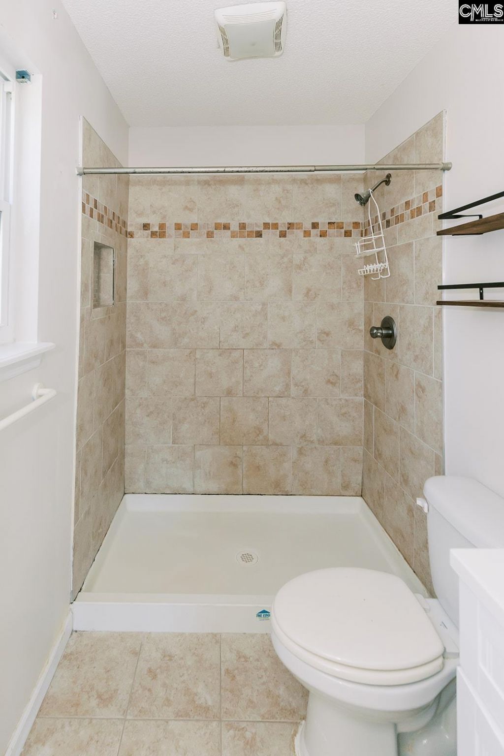 216 Jeffers Circle Photo 26