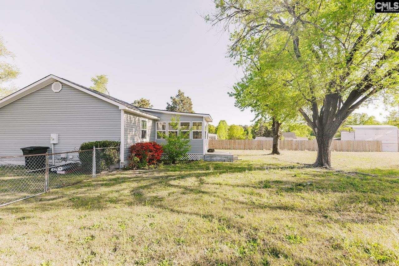 216 Jeffers Circle Photo 5