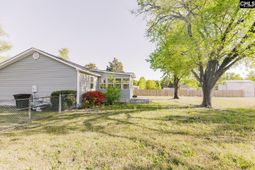 216 Jeffers Circle photo 4