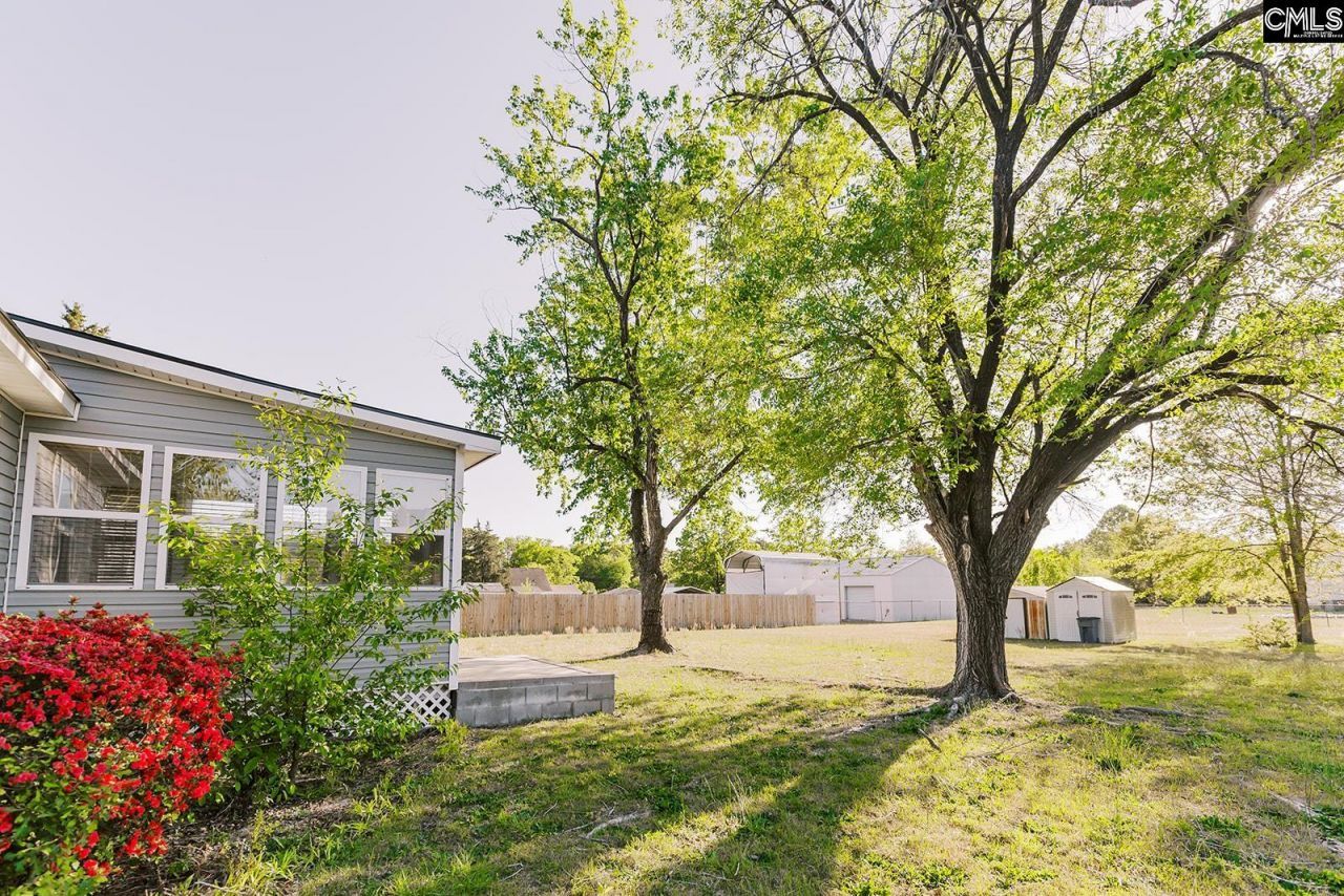 216 Jeffers Circle Photo 6