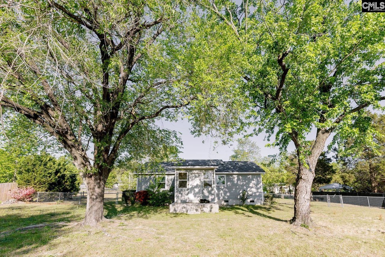 216 Jeffers Circle Photo 8