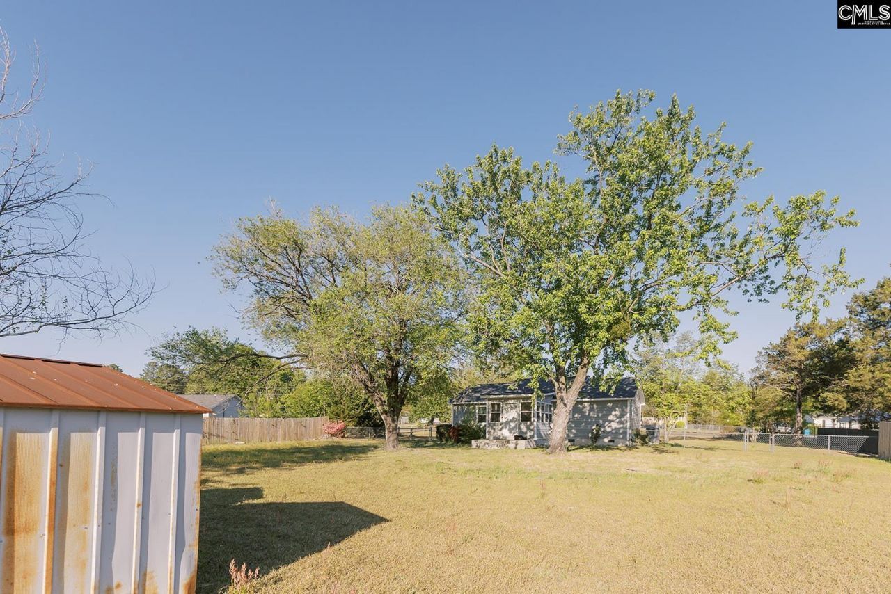 216 Jeffers Circle Photo 9