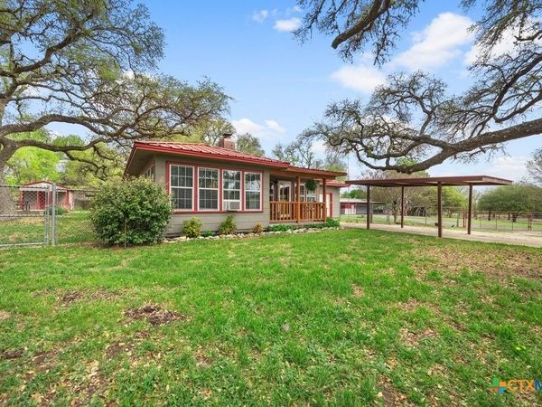 312 Gerald Drive , Blanco, TX 78606