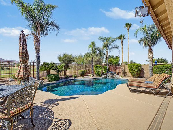 3915 E MEADOWVIEW Drive, Gilbert, AZ 85298