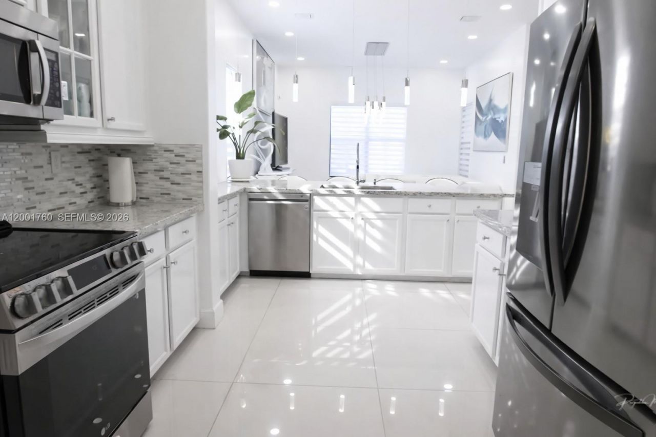 8537 NW 39th Ct, Cooper City, FL 33024 Photo