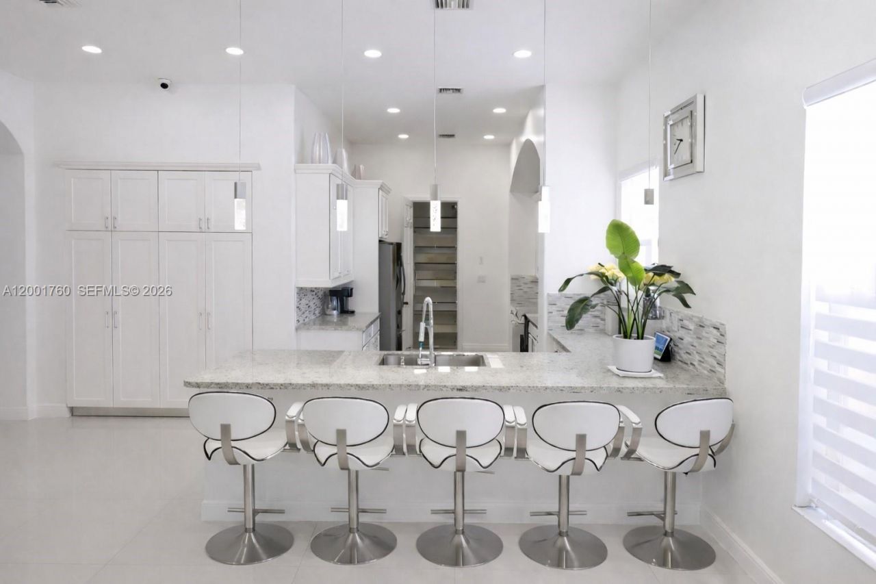 8537 NW 39th Ct, Cooper City, FL 33024 Photo