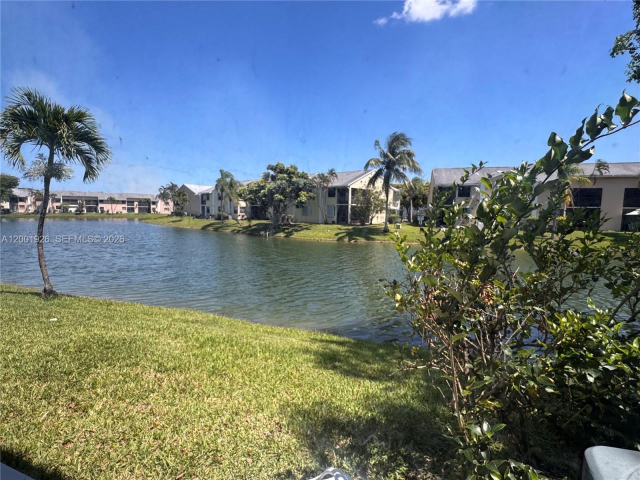 910 Constitution Dr, Unit 910C, Homestead, FL 33034 Photo