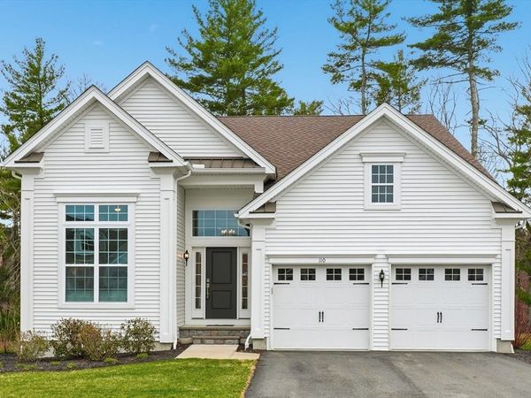 110 Glen Ellen Blvd, Unit 110, Millis, MA 02054