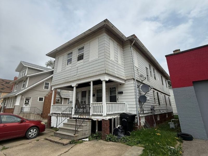 622 Middle Avenue, Elyria, OH 44035 Photo 1