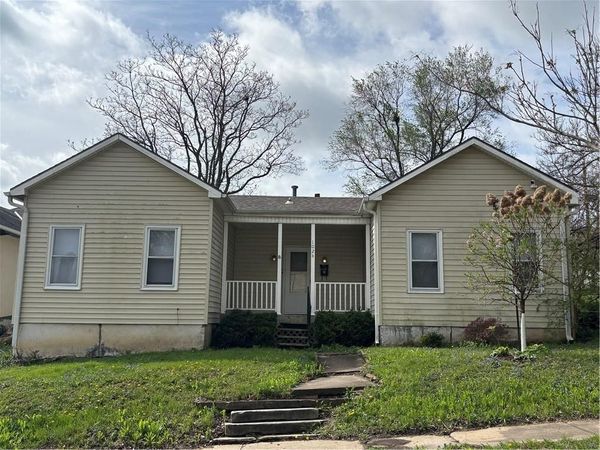 1024 Lincoln Street, St Joseph, MO 64501