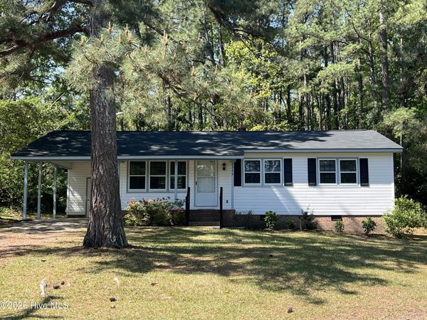 1240 W Michigan Avenue, Southern Pines, NC 28387